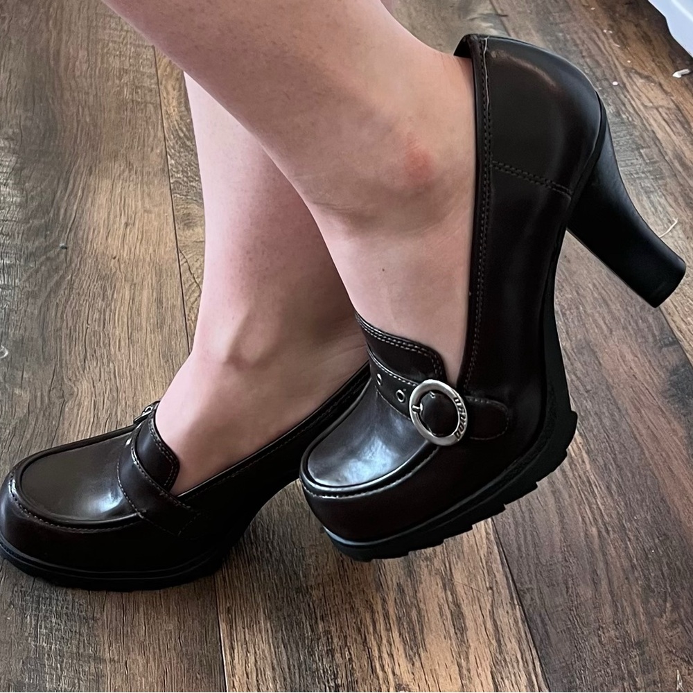 BONGO Women’s Size 8, Vintage Y2K Natalie Leather Loafer Heels